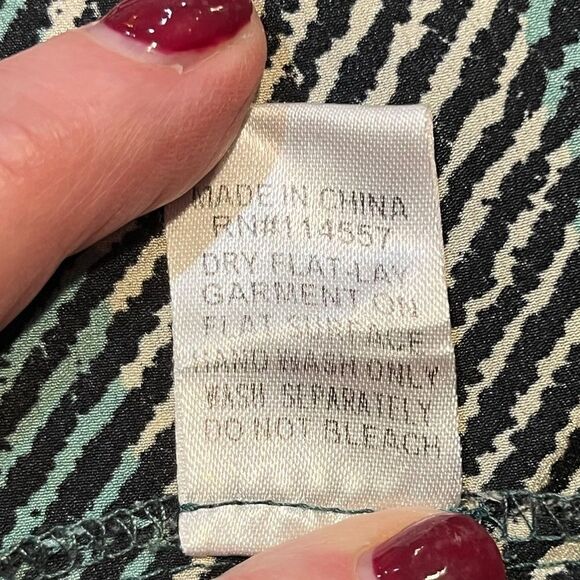 ANTHROPOLOGIE THML Sleeveless Embroidery Button Back Blouse Green Women’s Small - Picture 5 of 6